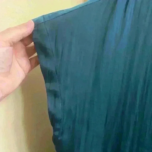 Old Navy Satin Feel Half Button Short Sleeve Forest Green Bluish Blouse Size XL - Picture 3 of 7